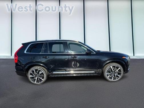 2023 Volvo XC90 B5 Plus