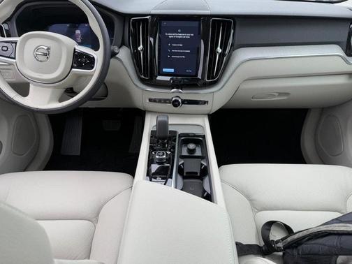 2025 Volvo XC60 Plug-In Hybrid T8 AWD Plus