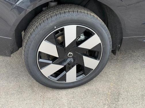 2025 Volvo XC60 Plug-In Hybrid T8 AWD Plus