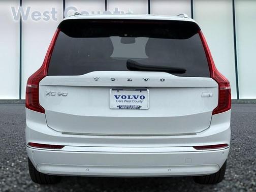 2023 Volvo XC90 Recharge Plug-In Hybrid T8 Plus 6-Seater