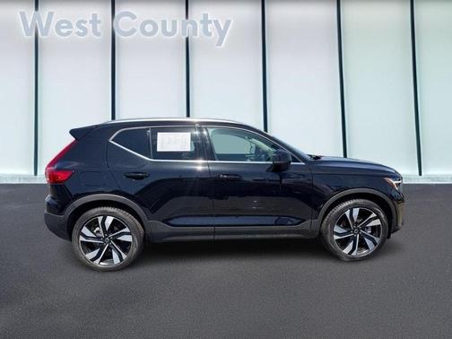 Onyx Black 2025 Volvo XC40 B5 Plus Bright Theme