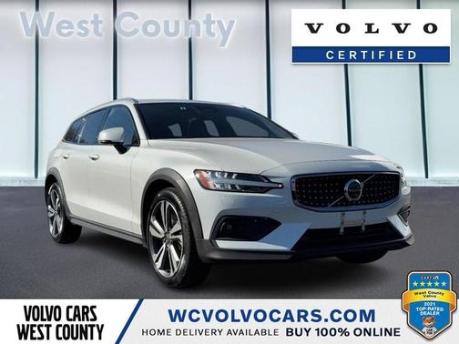 2025 Volvo V60 Cross Country B5 Plus