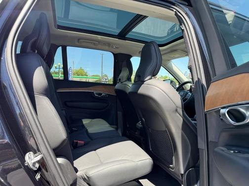 Onyx Black 2025 Volvo XC90 B6 Plus 7-Seater