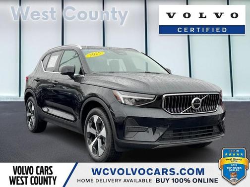 2025 Volvo XC40 B5 Core Bright Theme