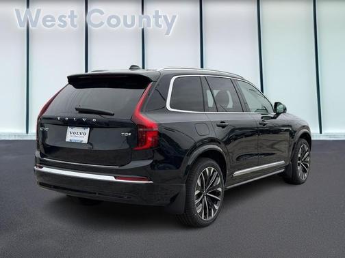 Onyx Black Metallic 2026 Volvo XC90 Plug-In Hybrid T8 Plus 7-Seater
