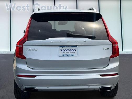 Bright Silver 2019 Volvo XC90 T6 Momentum