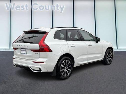 2024 Volvo XC60 B5 Plus Dark Theme