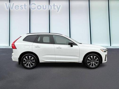 2024 Volvo XC60 B5 Plus Dark Theme