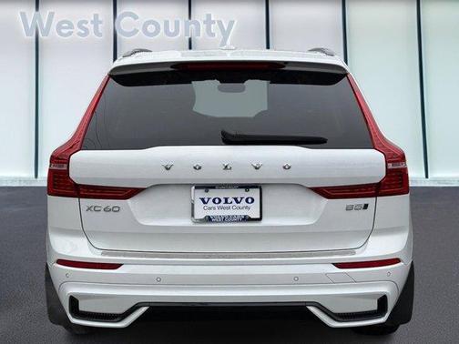 2024 Volvo XC60 B5 Plus Dark Theme