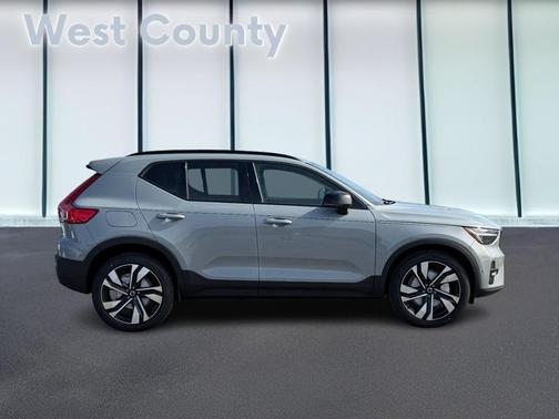 2026 Volvo XC40 B5 Ultra