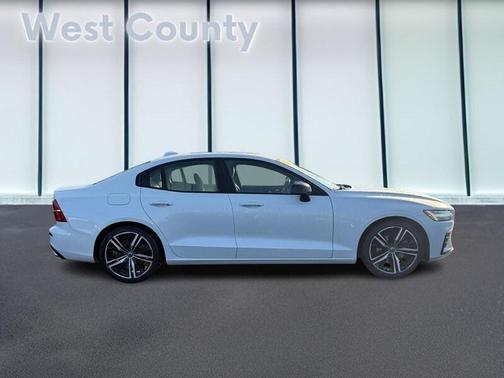 2020 Volvo S60 T5 R-Design