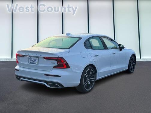 2020 Volvo S60 T5 R-Design