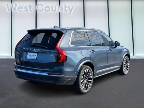 Denim Blue Metallic 2026 Volvo XC90 Plug-In Hybrid T8 Plus 7-Seater