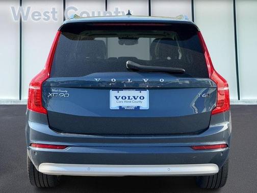 Denim Blue 2022 Volvo XC90 T6 Momentum 7 Passenger
