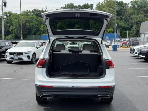 Pure White 2021 Volkswagen Tiguan 2.0T SE