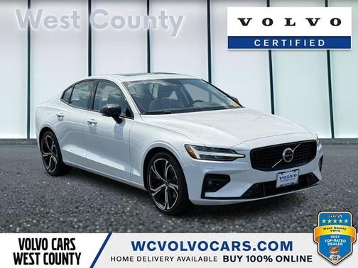 2024 Volvo S60 B5 Plus Dark Theme