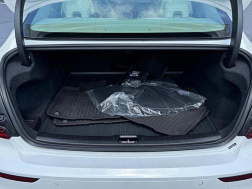 2024 Volvo S60 B5 Plus Dark Theme