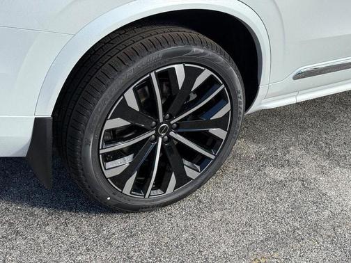 2026 Volvo XC90 B6 Core