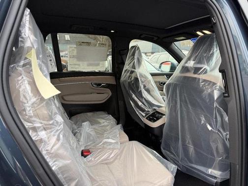 2026 Volvo XC90 B6 Core