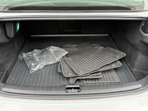 2024 Volvo S60 B5 Plus Dark Theme