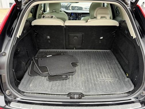 2019 Volvo XC60 T6 Momentum