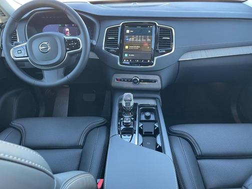 2025 Volvo XC90 B6 Ultra