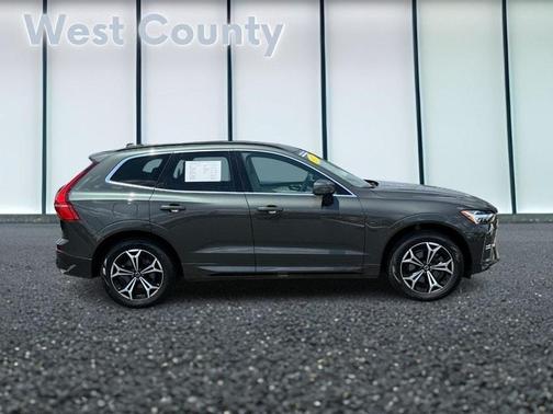 2022 Volvo XC60 B5 Momentum