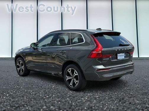 2022 Volvo XC60 B5 Momentum