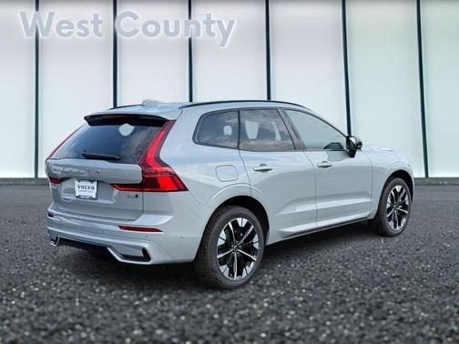 2026 Volvo XC60 B5 Ultra