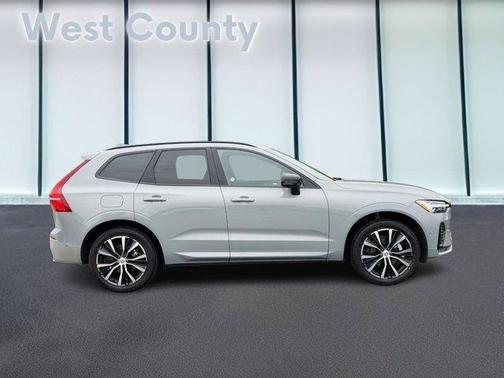 Metallic 2025 Volvo XC60 B5 Plus
