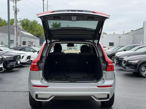 Metallic 2025 Volvo XC60 B5 Plus