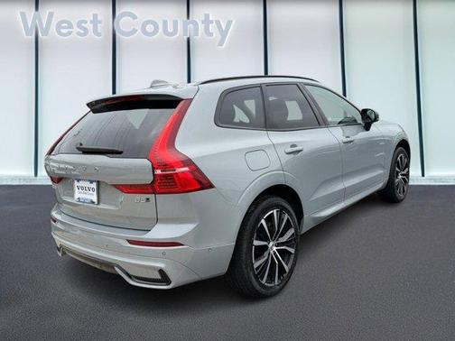 Metallic 2025 Volvo XC60 B5 Plus