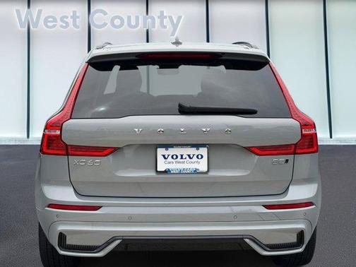 Metallic 2025 Volvo XC60 B5 Plus