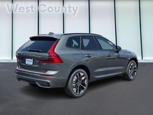 Forest Green 2026 Volvo XC60 B5 Plus
