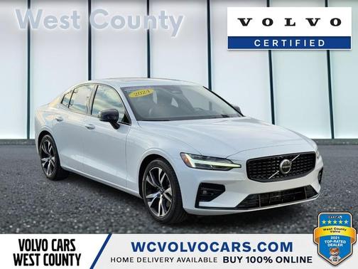 2024 Volvo S60 B5 Core Dark Theme