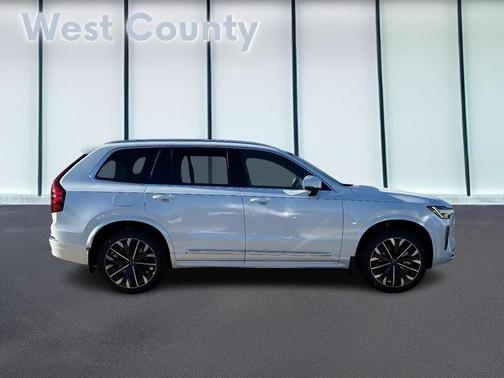 2026 Volvo XC90 B5 Core