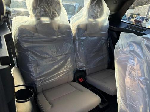 2026 Volvo XC90 B5 Core