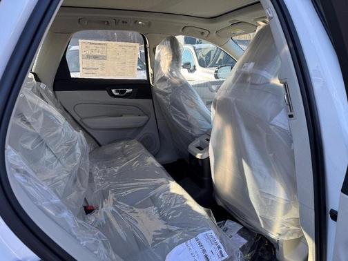 2026 Volvo XC60 Plug-In Hybrid T8 Ultra