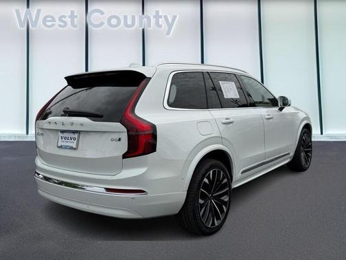2025 Volvo XC90 B6 Plus 7-Seater