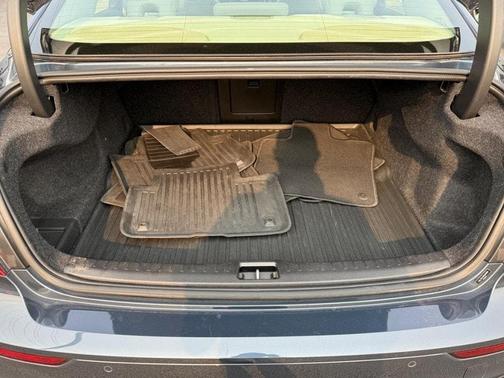 2023 Volvo S60 B5 Plus Dark Theme