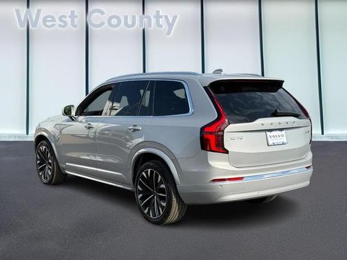 2025 Volvo XC90 B6 Plus 7-Seater