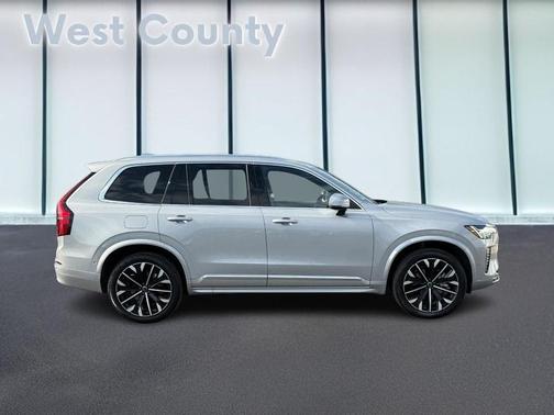 2025 Volvo XC90 B6 Plus 7-Seater