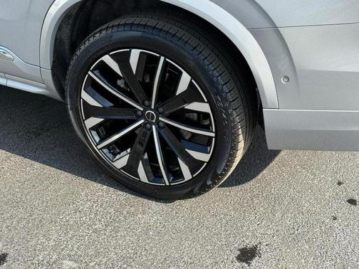 2025 Volvo XC90 B6 Plus 7-Seater