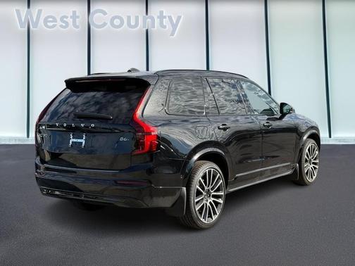 2026 Volvo XC90 B6 AWD Ultra Dark Theme 7-Seater