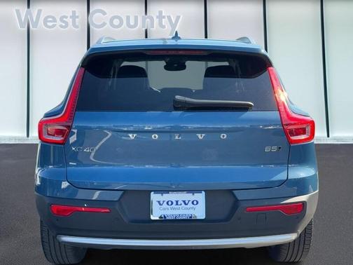 2025 Volvo XC40 B5 Plus Bright Theme