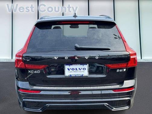 2023 Volvo XC60 B6 Ultimate Dark Theme