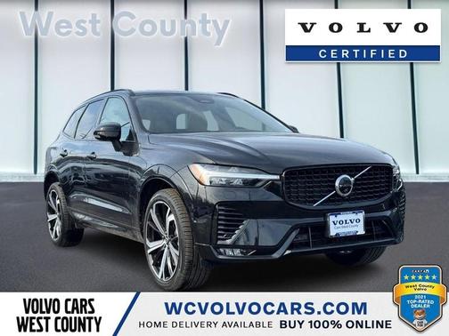 2023 Volvo XC60 B6 Ultimate Dark Theme