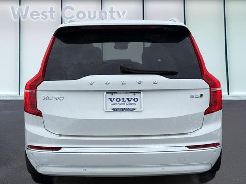 2023 Volvo XC90 B5 Plus