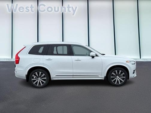 2023 Volvo XC90 B5 Plus