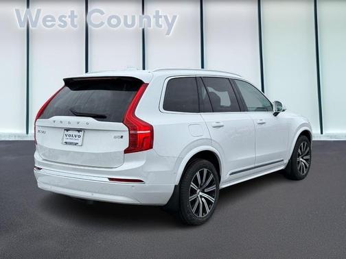 2023 Volvo XC90 B5 Plus